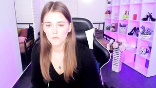 _vikki_ms - Video  [Chaturbate] come hidden petite pissing