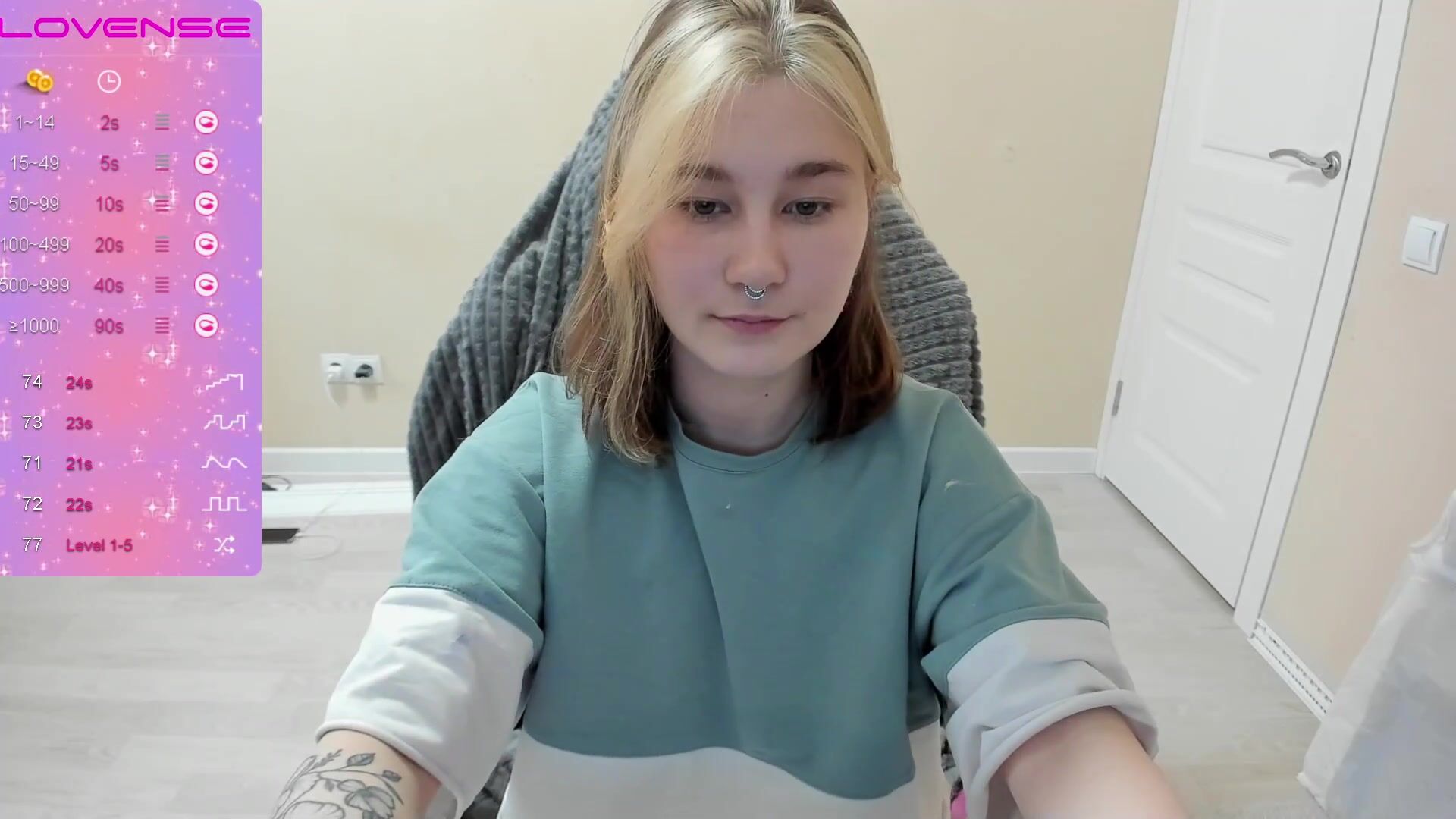 18honeygirl - Video [Chaturbate] licking anal-fingering gang hermosa