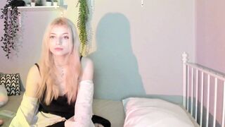 juliawinter - Video  [Chaturbate] hot-girl-fucking selfsucker transex 3some