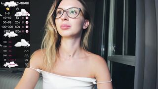 f1oraa - Video  [Chaturbate] erotic sucking-cocks bigbooty crossdresser