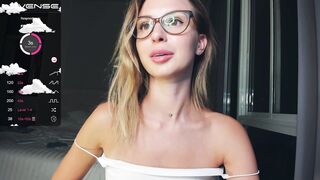 f1oraa - Video  [Chaturbate] erotic sucking-cocks bigbooty crossdresser