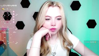 small_blondee - Video  [Chaturbate] student salope spanks sucking