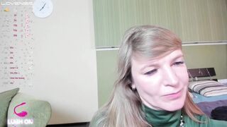 milf_tea - Video  [Chaturbate] hugecock titties -3some dick-sucking