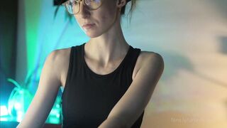 urfavflwers - Video  [Chaturbate] gemendo lesbian-kissing french Shaved