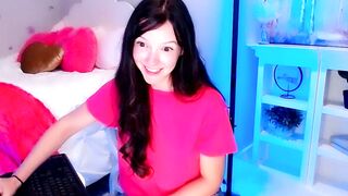 ticketshow - Chaturbate Live glasses smallass squirt milf