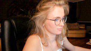 linellale - Video  [Chaturbate] chubby eighteen nalgas mommy