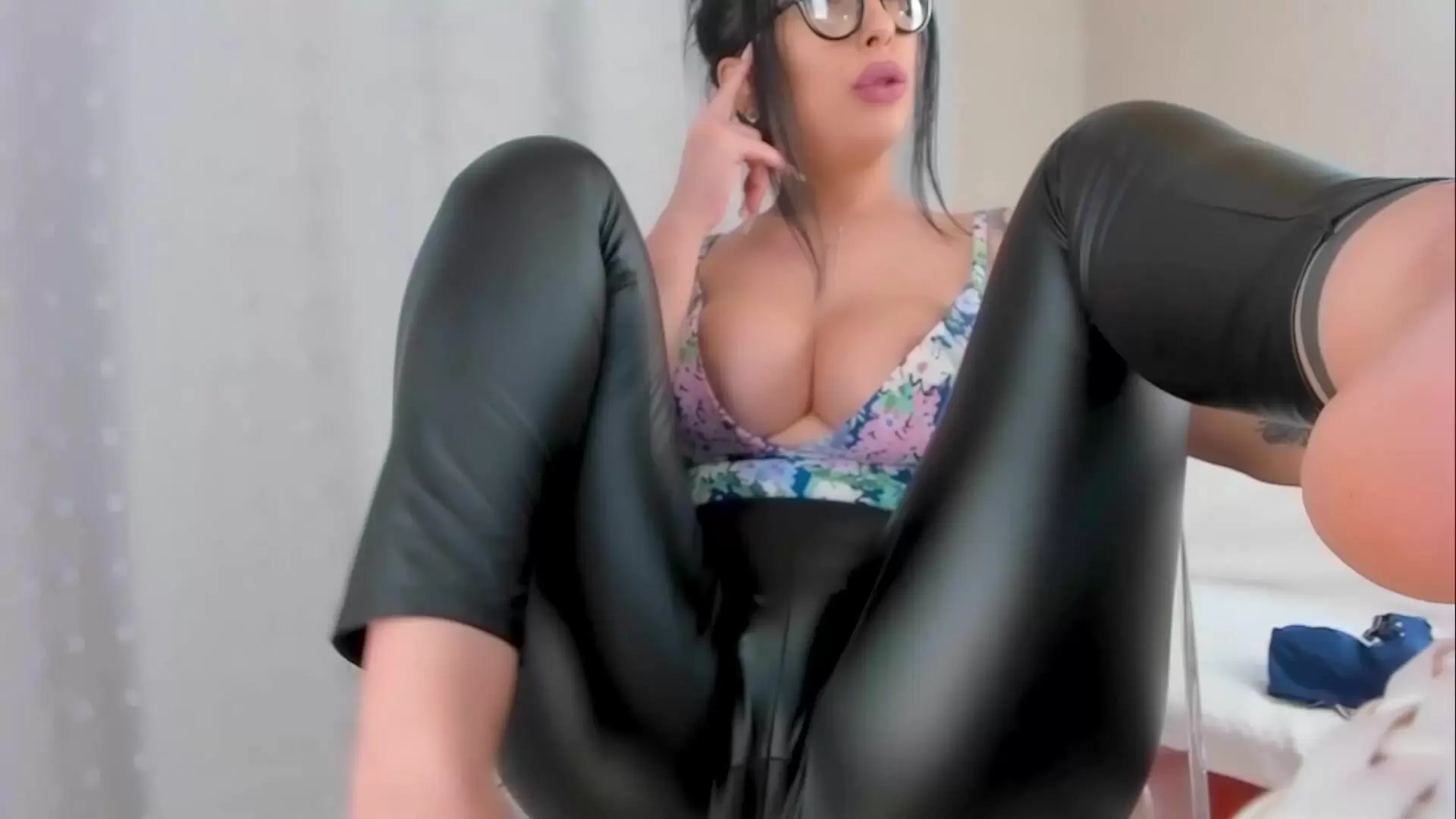 Julya_hott - Video [Chaturbate] free-blow-job-porn lingerie pretty-face  black-pussy