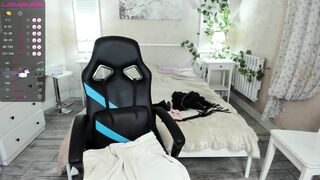 julia_miln - Video  [Chaturbate] legs first time Adult solo-girl