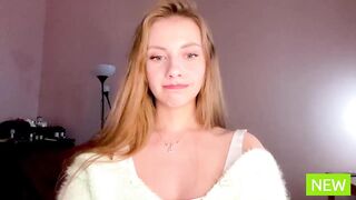 hustleebabyy_vikki - Video  [Chaturbate] facesitting barefeet -twinks bang-bros